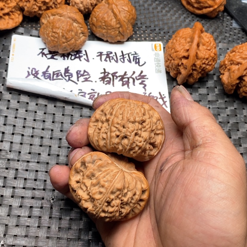 【闪购商品】文玩核桃把件亮*