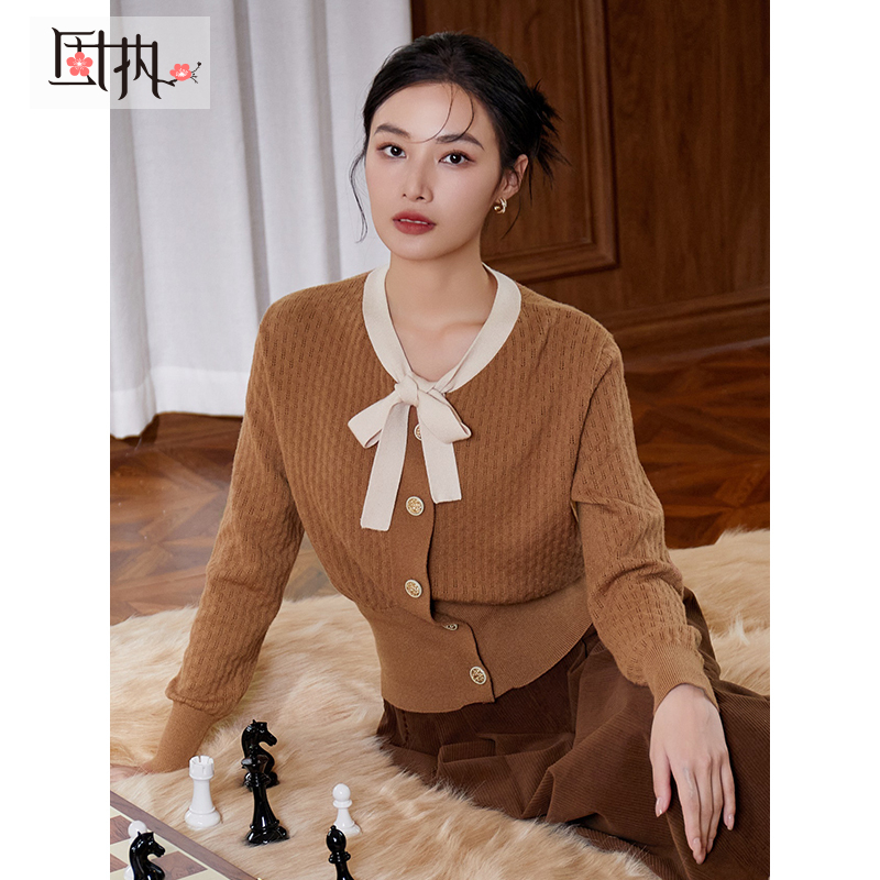 固执秋季新款学院风蝴蝶结时尚气质长袖针织毛衣女装92133MY08634