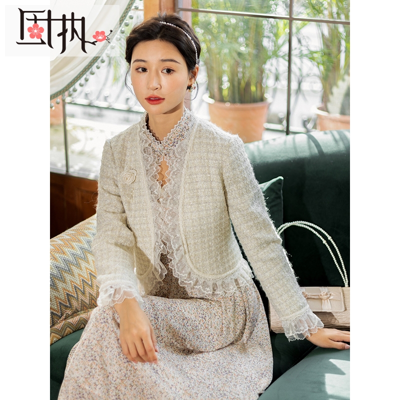 【诗语专属】固执秋季新款设计感长袖短款格子开衫毛呢外套女6717