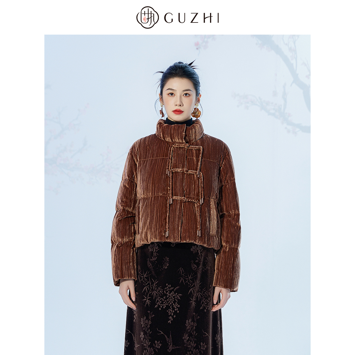 固执2024秋冬新款新中式丝绒流苏高领90白鸭绒短款羽绒服外套女装