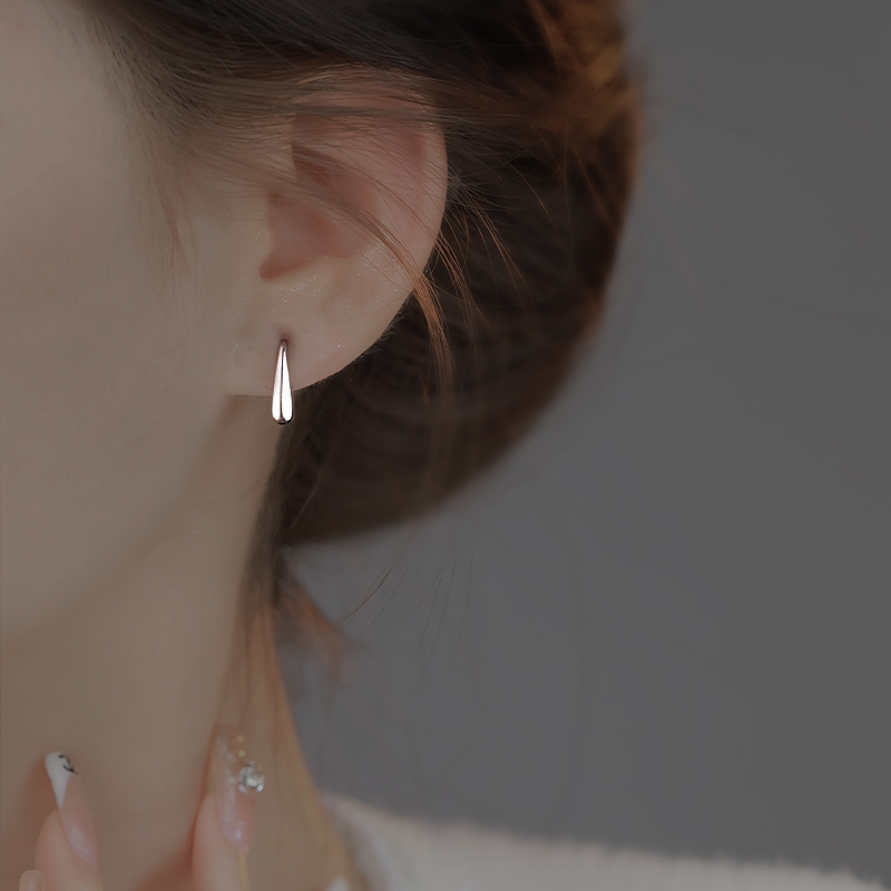 足银耳饰 水滴999纯银耳钉女新款洋气小众设计感高级感冷淡风耳饰