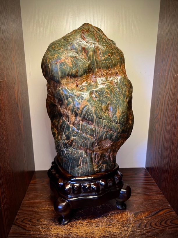 奇石家居收藏摆件：鎏金溢彩（福建九龙璧）带座