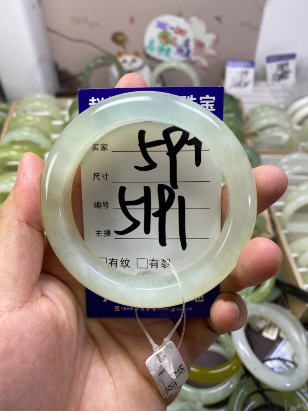 58-60纯天然岫玉玉镯子女款冰透高冰美人镯精美女士时尚