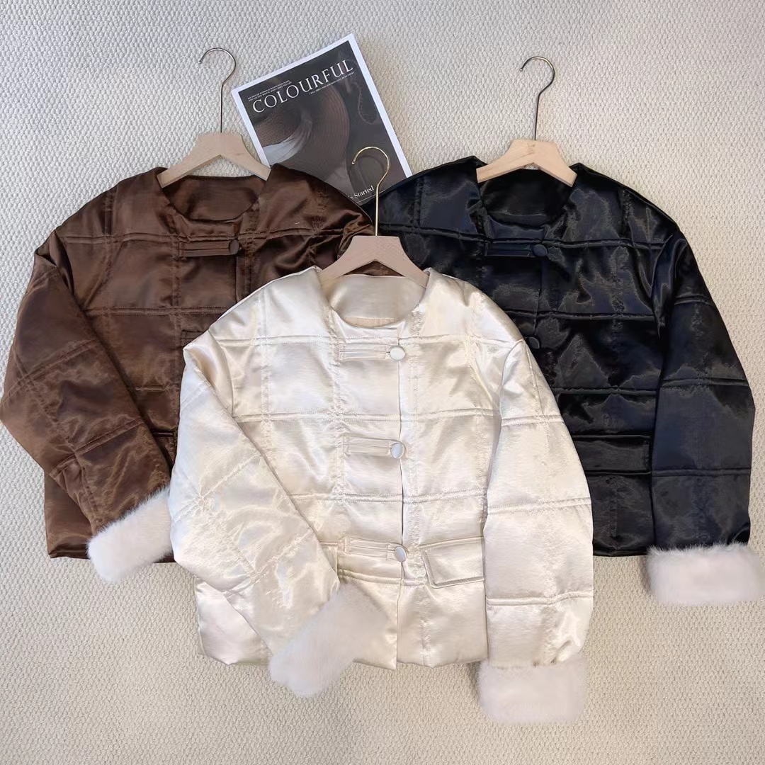 QC 242305 中式时尚圆扣毛毛袖简约高级保暖外套