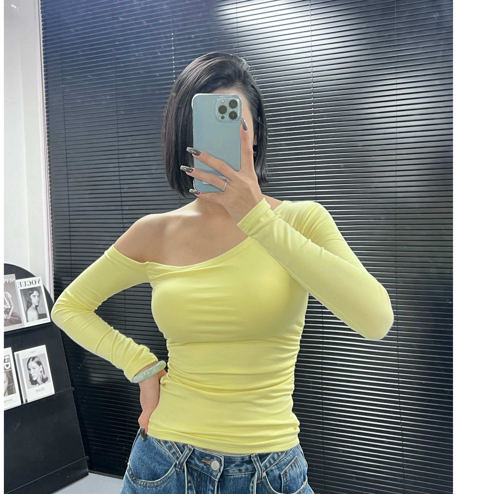 2025秋冬辣妹长袖打底性感磨毛斜肩内搭黑色打底衫女新款爆款4300