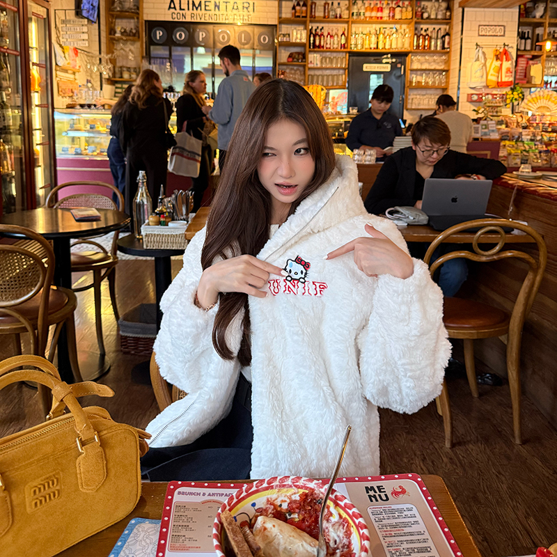 【无敌咩咩毛】奶fufu刺绣kt猫拉链连帽羊焦毛外套加厚加绒棉袄
