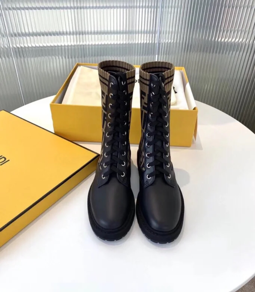 99新 FENDI/芬迪 黑棕色满印中筒针织马丁靴36码