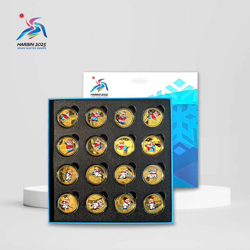 哈尔滨2025年 亚冬会吉祥物运动造型纪念章套装 纪念品