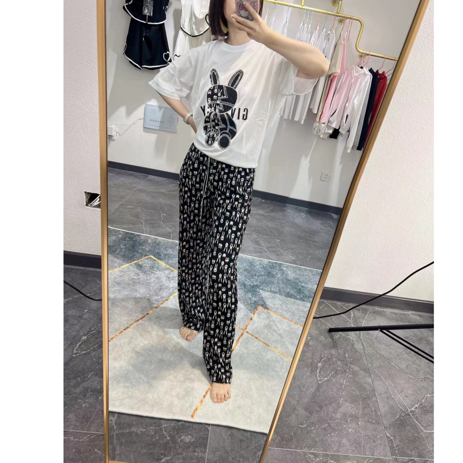 1501重工兔头纯黑色半袖