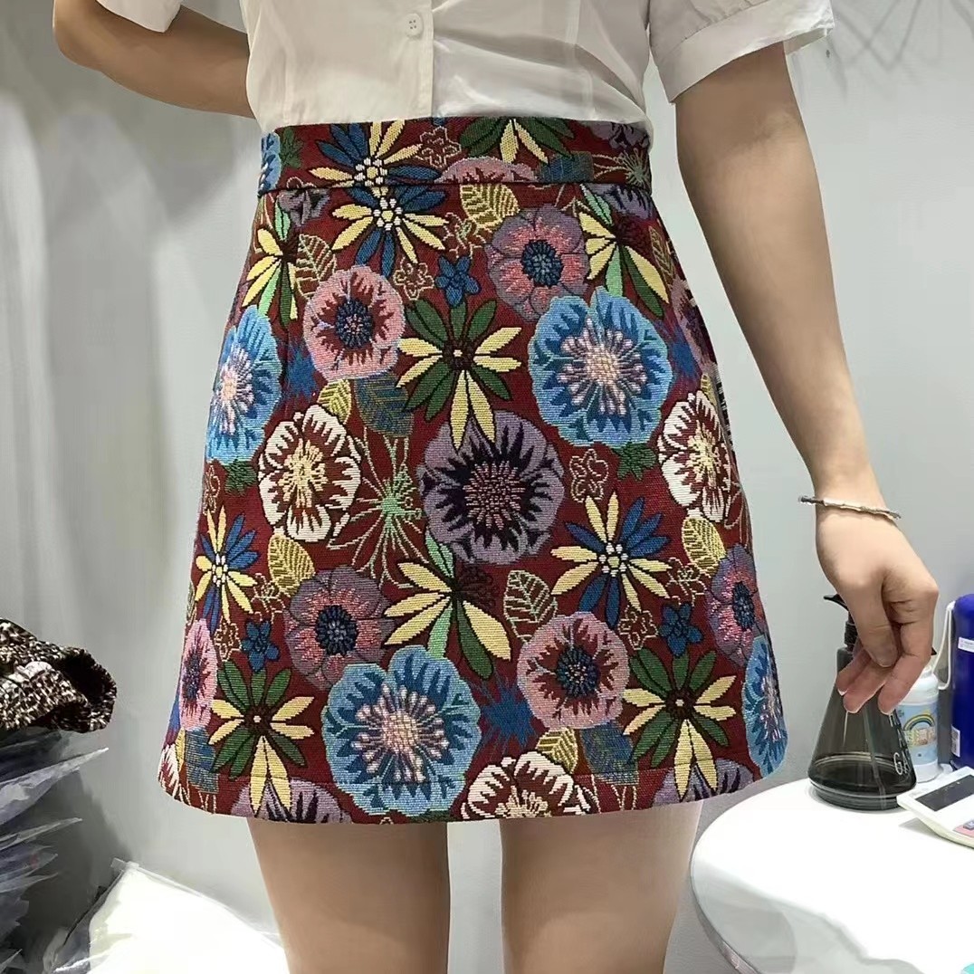 新款复古印花高腰A字裙高级感显瘦短裙半身裙碎花女士