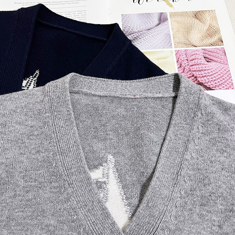 北方鹿【学院风小帆船】春新品气质V领撞色条纹细织羊毛开衫5208