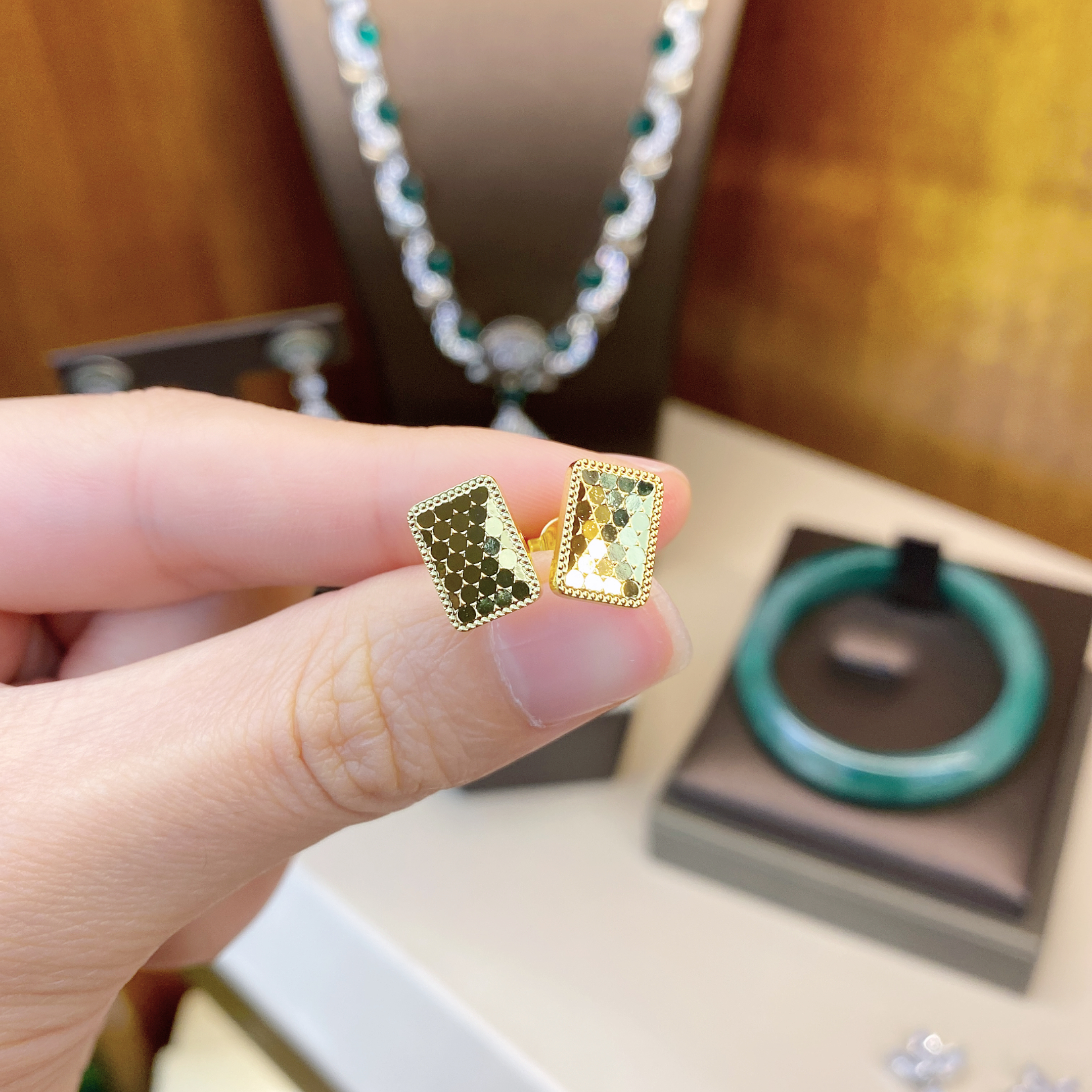 925银合成锆石耳饰 黑标K龙鳞方小方百搭时尚耳钉dois12