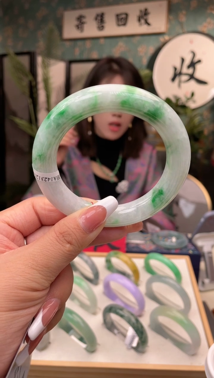 【闪购商品】翡翠手镯未镶嵌56 57