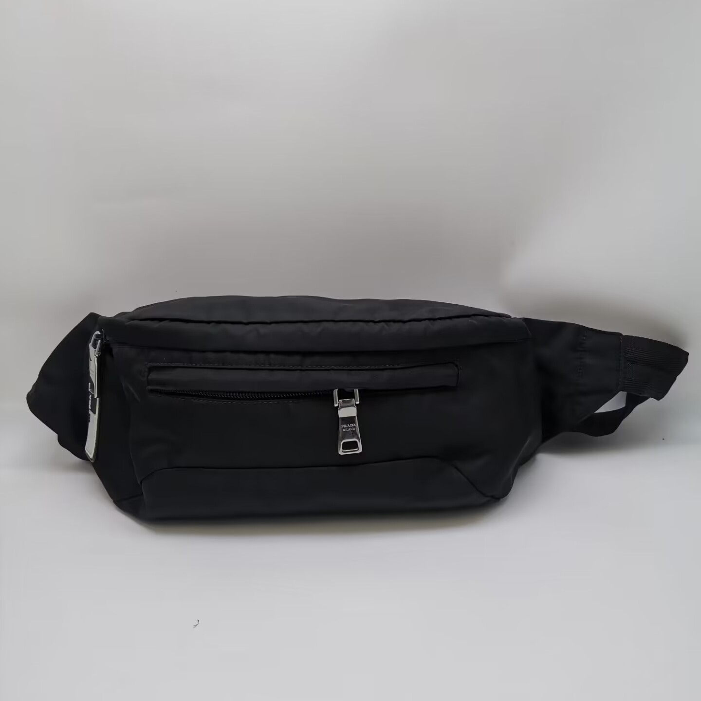 99新 Prada/普拉达 95新 16611  普拉达 黑色尼龙胸包 腰包