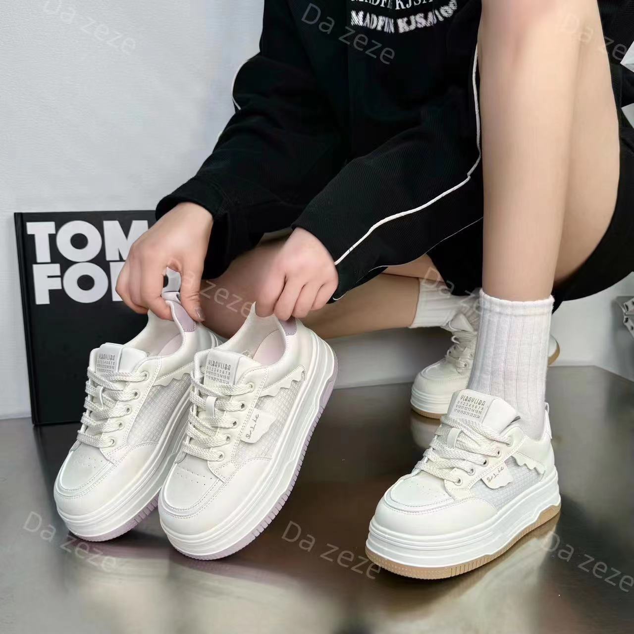 薰衣草  2024春夏新款时尚百搭透气网面女鞋潮流韩版休闲鞋2222