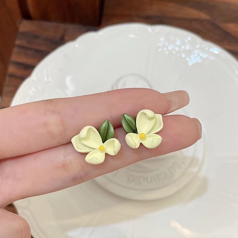合金耳饰 无耳洞「栀子花开」白绿撞色花朵蚊香盘耳夹女春小清新