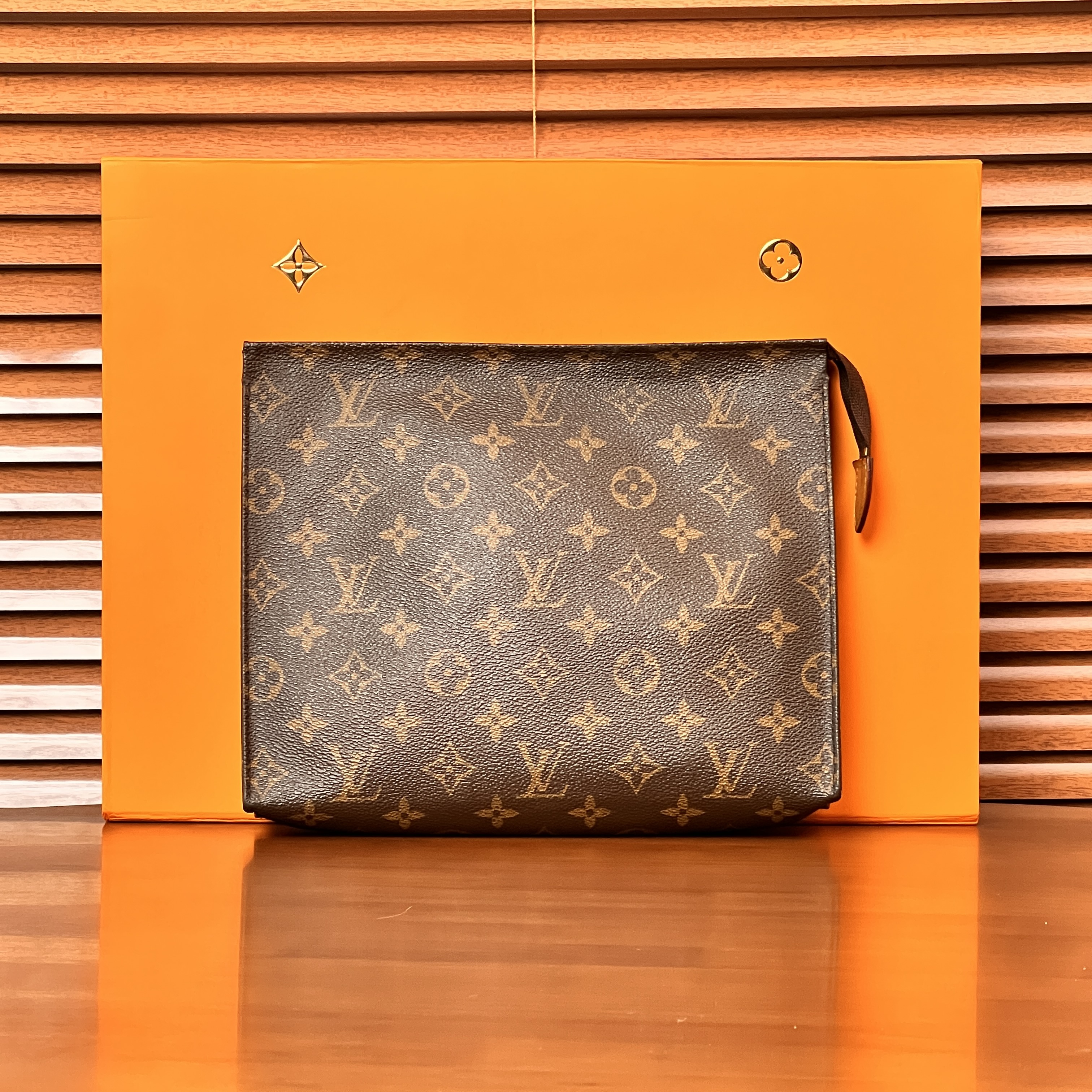 95新 LouisVuitton/路易威登 洗漱26手拿包/60032