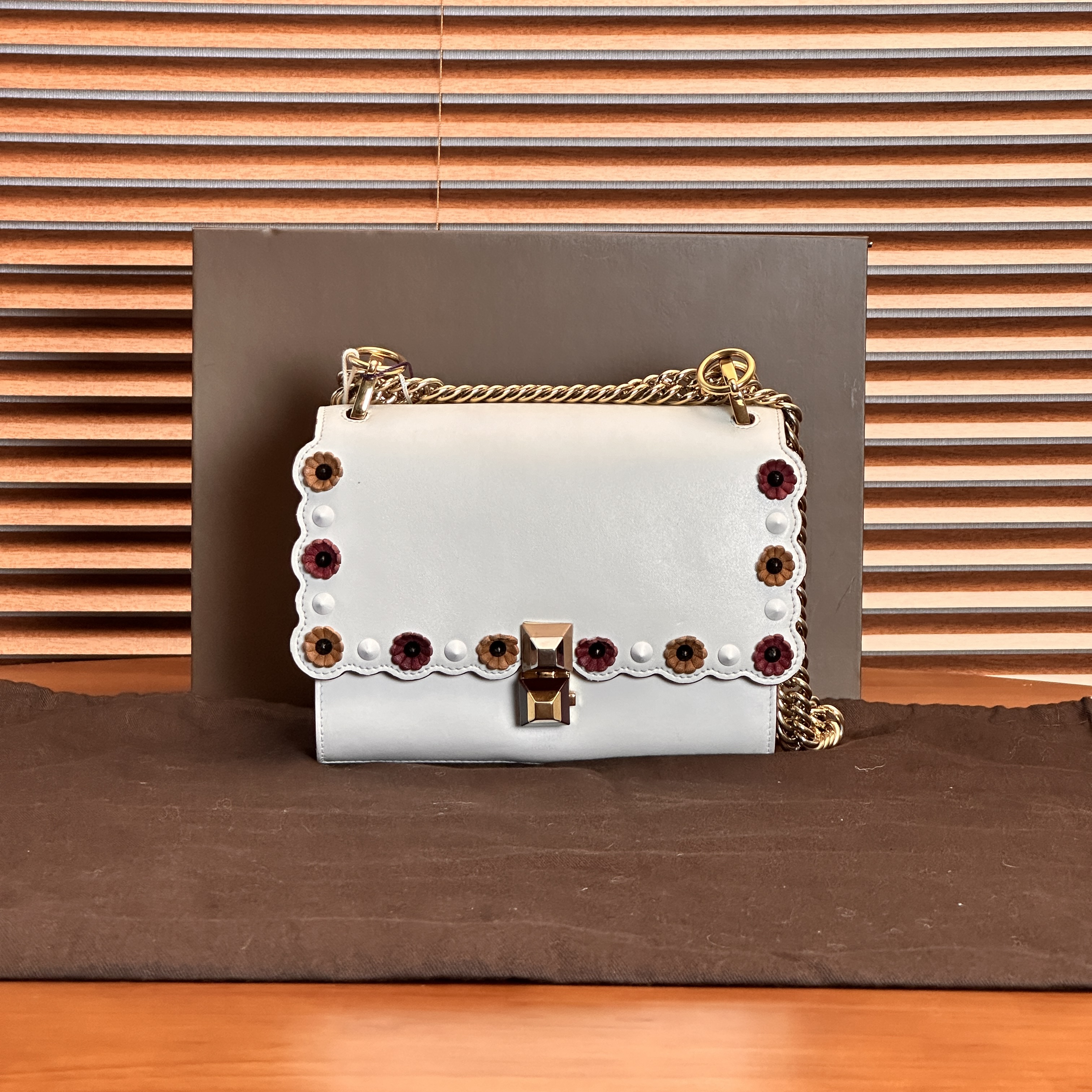 95新 FENDI/芬迪 白色小花单肩斜跨包/56511