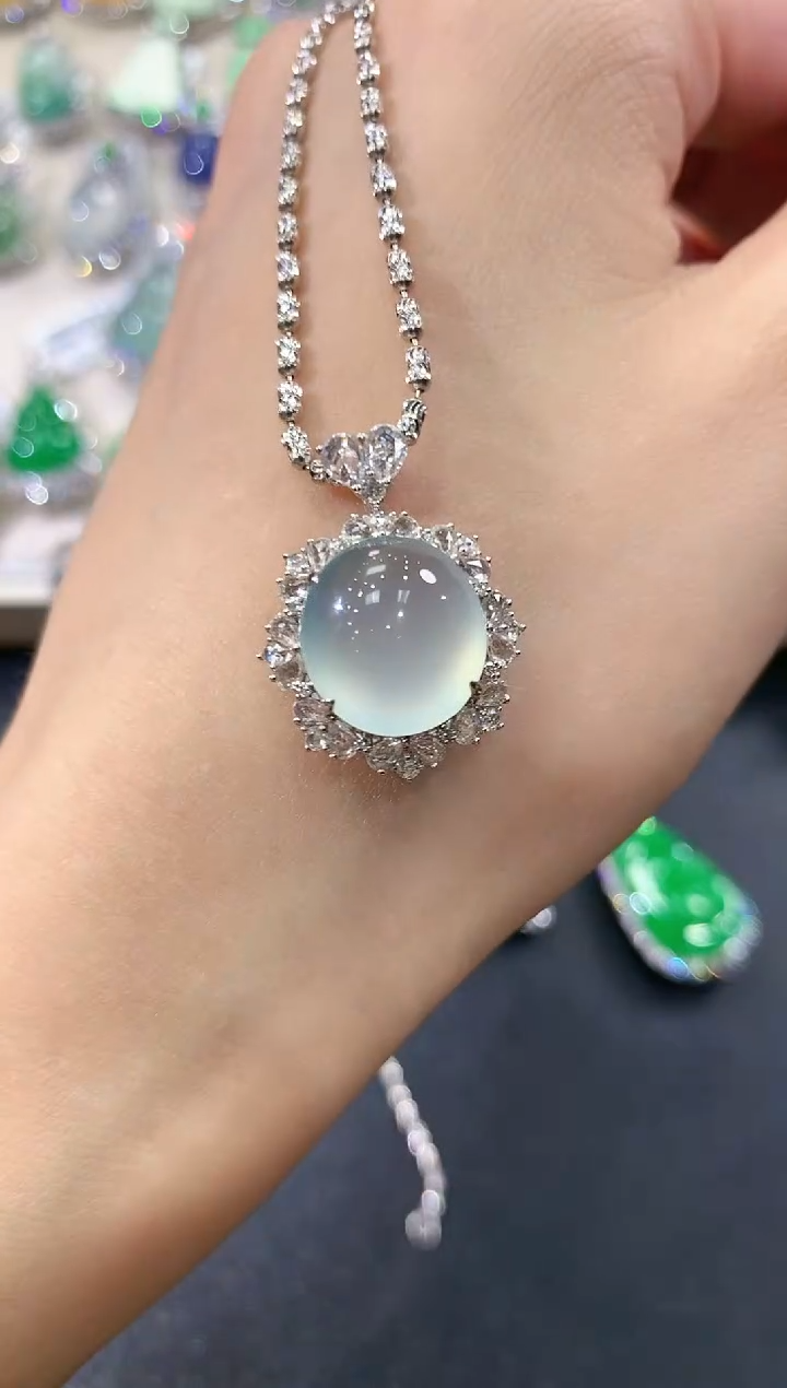 【闪购商品】翡翠吊坠(不含链)18K金镶嵌r66