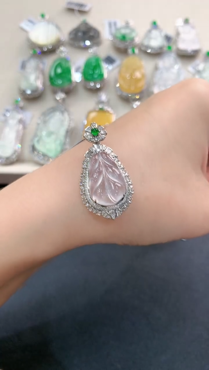 【闪购商品】翡翠吊坠(不含链)18K金镶嵌r5