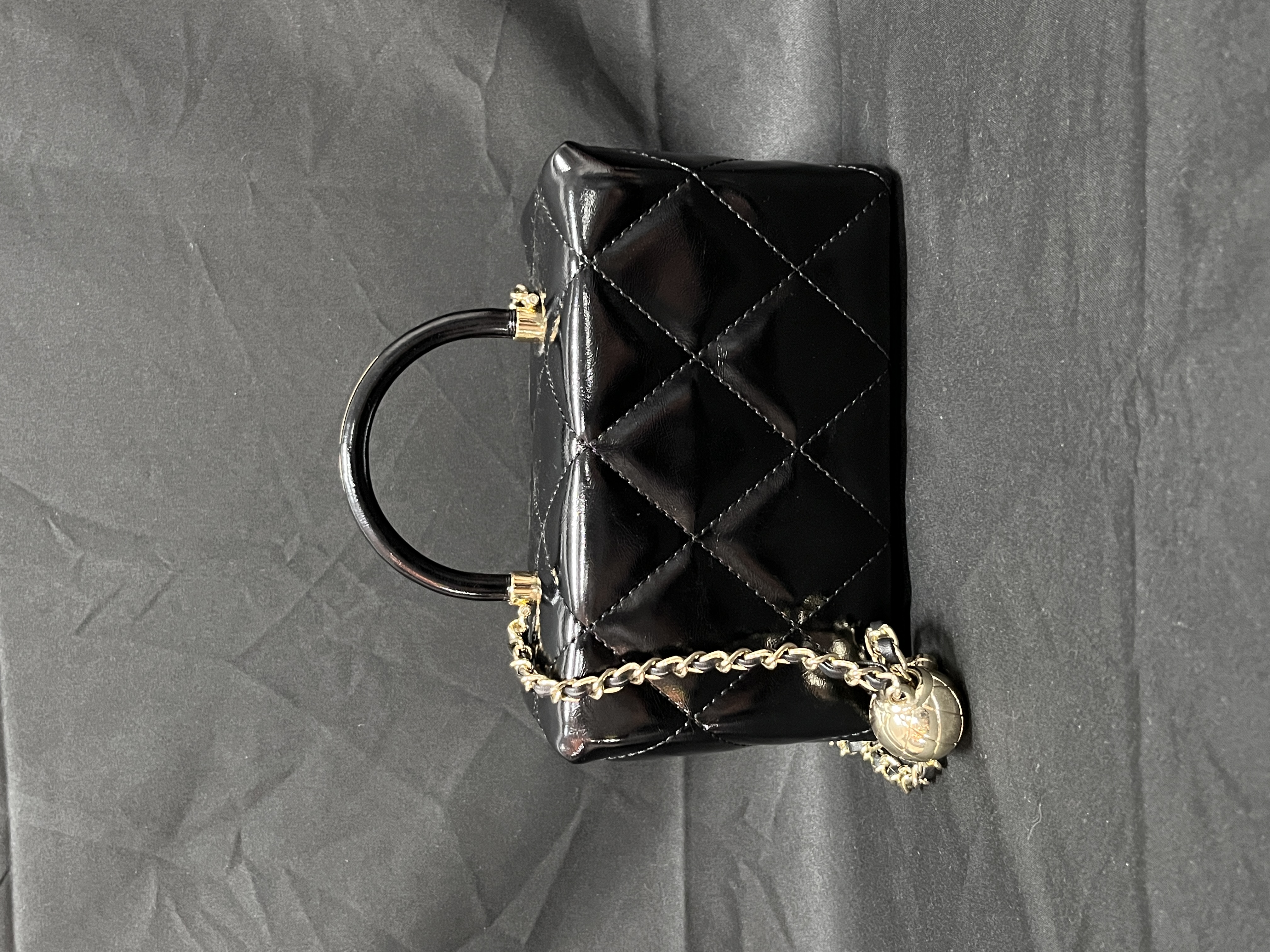 LQ-WITH-QUEEN真皮女包方手提黑色