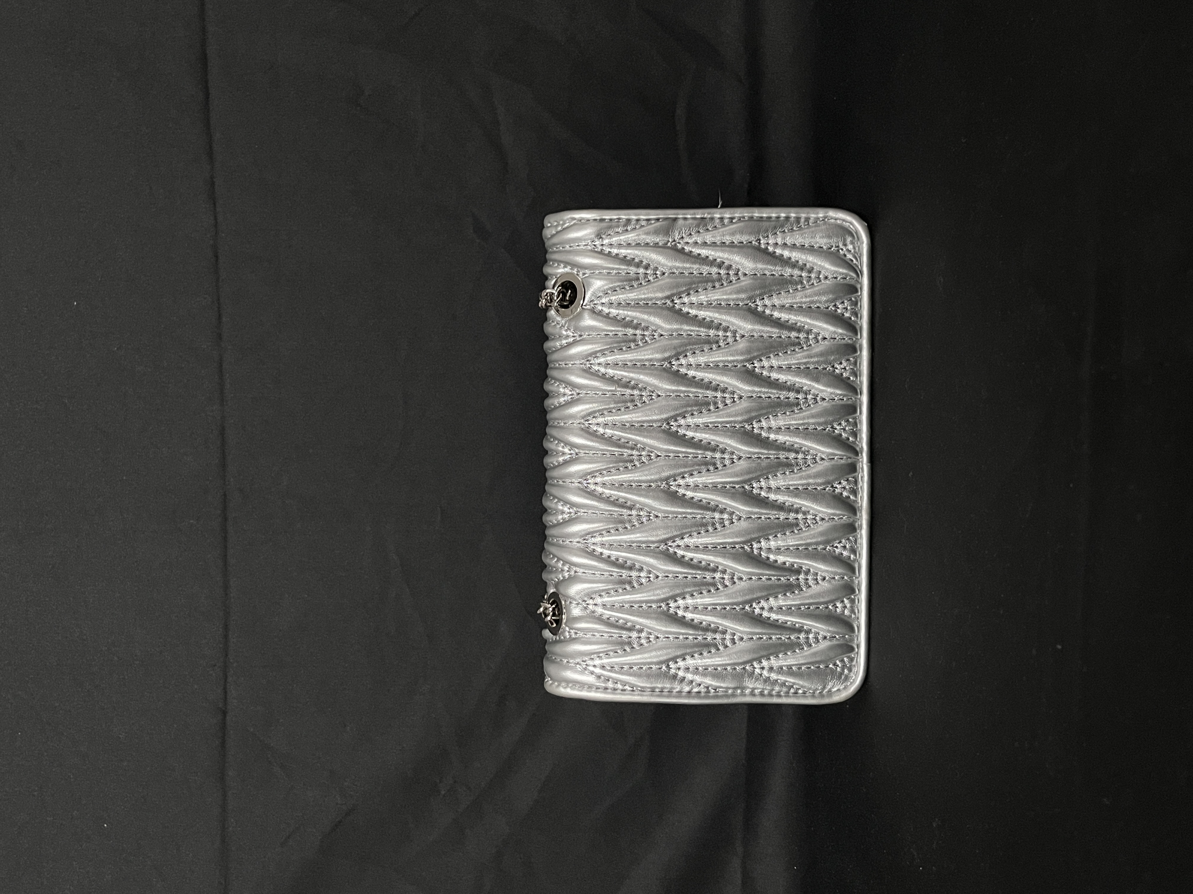 LQ-WITH-QUEEN真皮女包褶皱钻链条银色