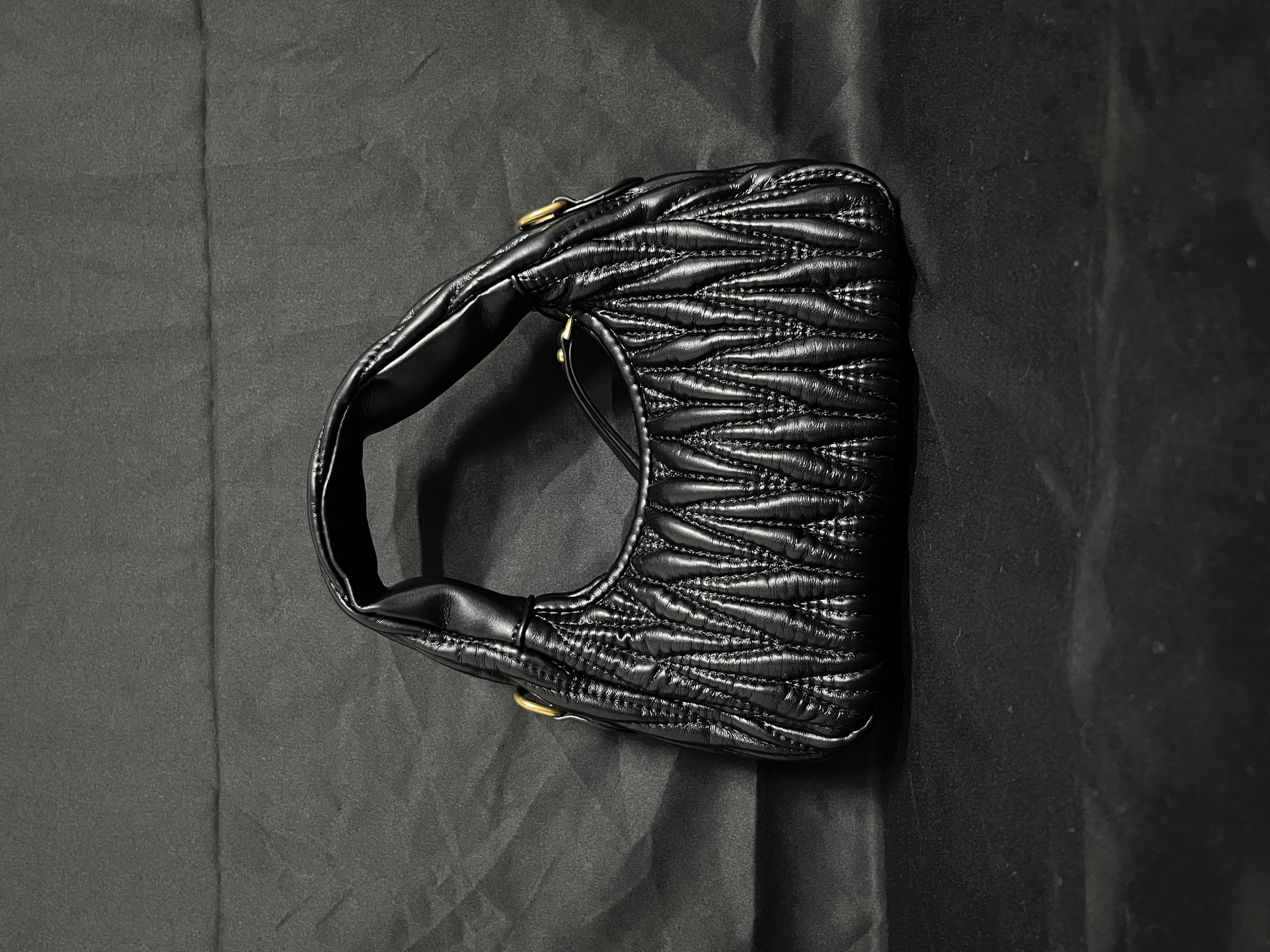 LQ-WITH-QUEEN真皮女包褶皱手提月黑色