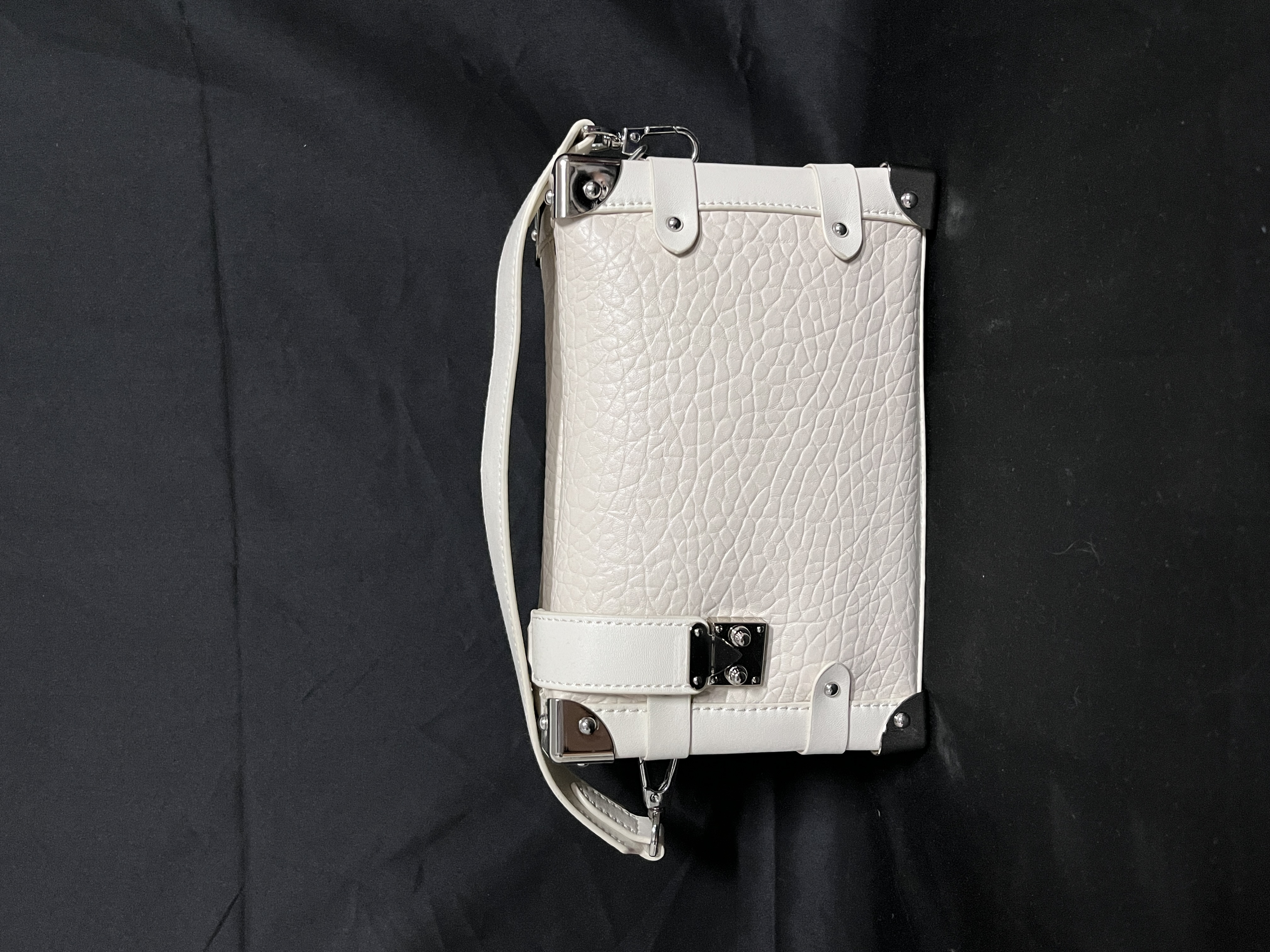 LQ-WITH-QUEEN真皮女包油蜡软盒子白色