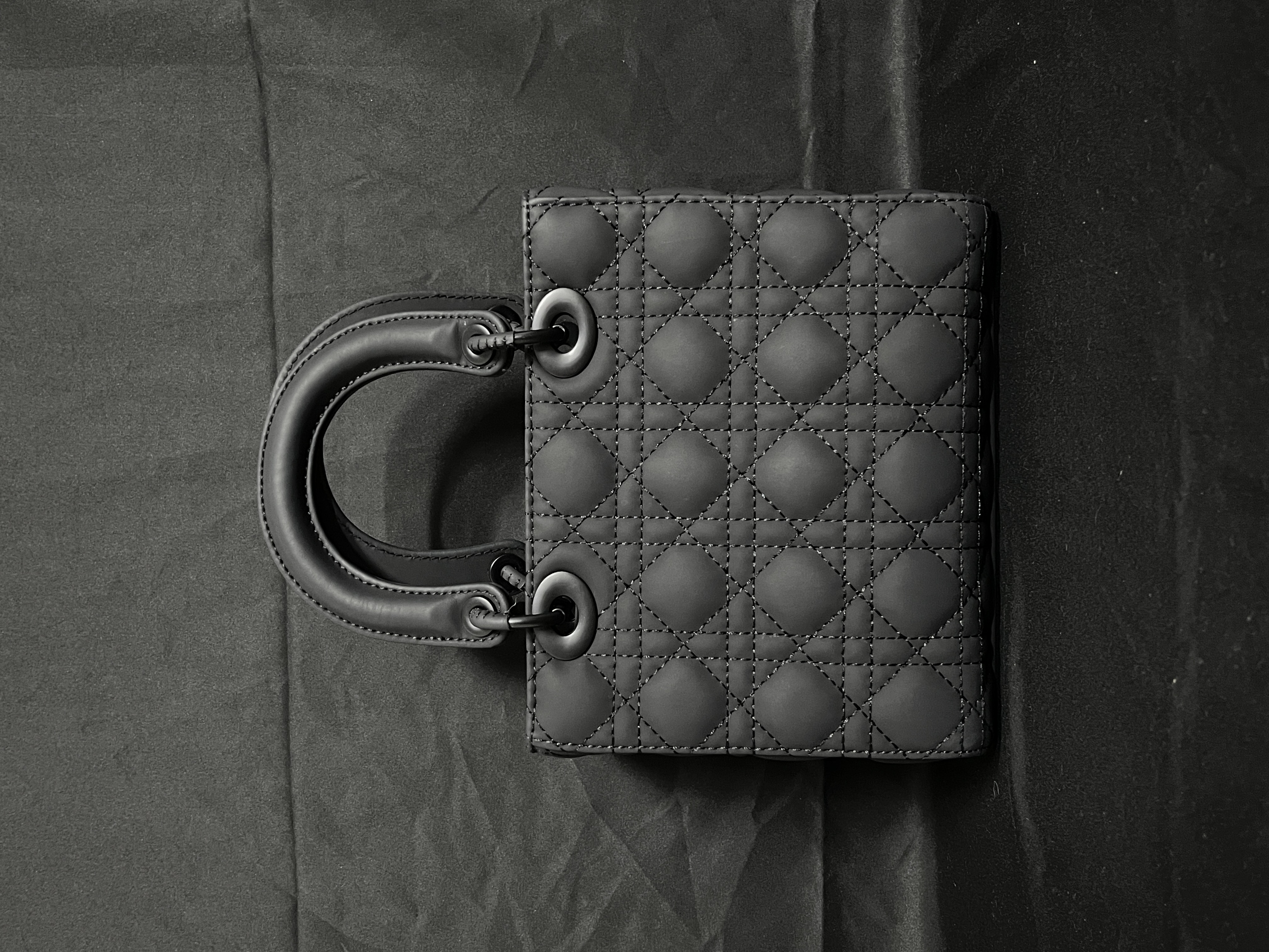 LQ-WITH-QUEEN真皮女包哑光4格磨砂黑色