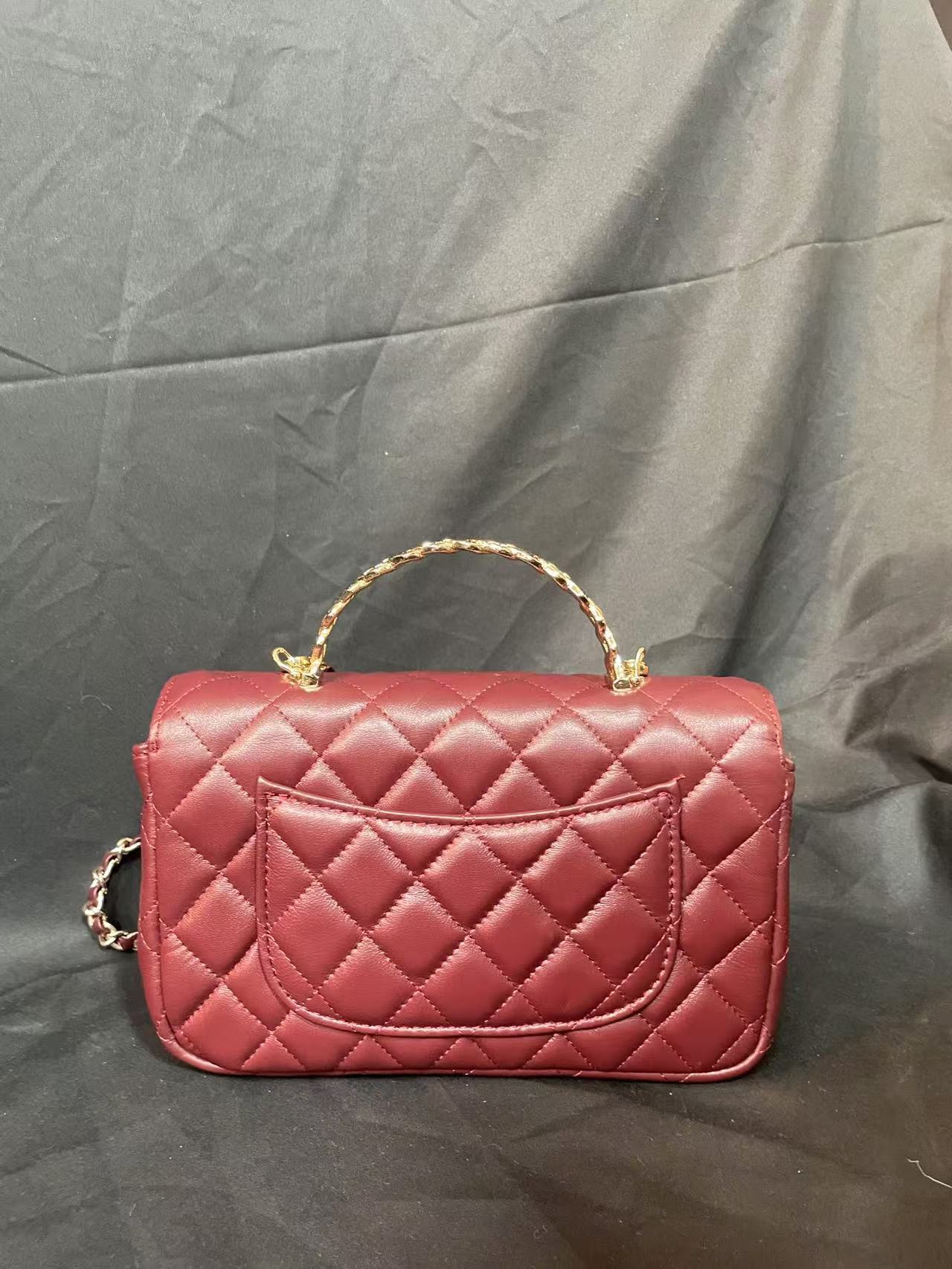 LQ-WITH-QUEEN真皮女包金卷手提包红色