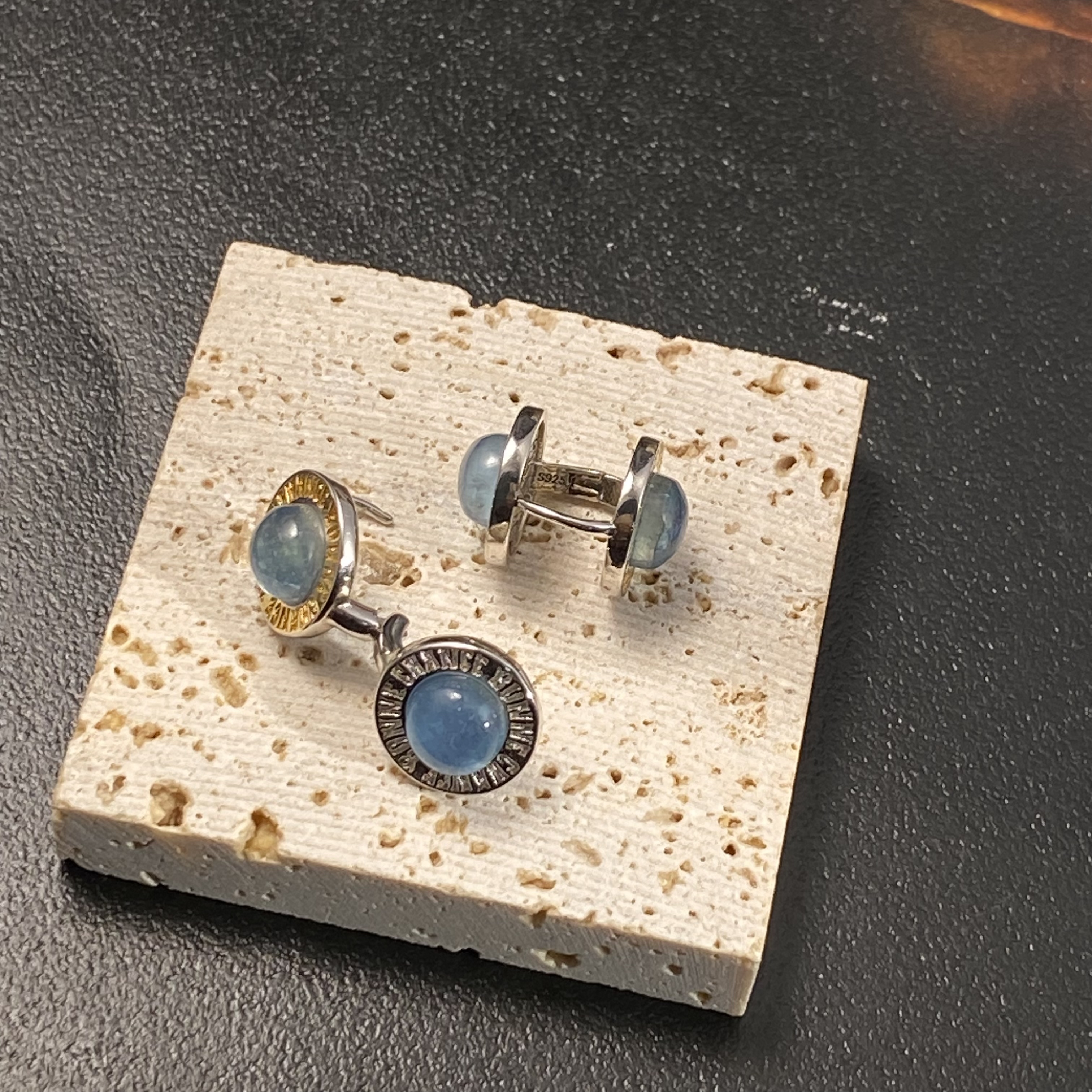 925银耳饰 海的蓝撞色字母双面耳扣 G6796 气质蓝色精致