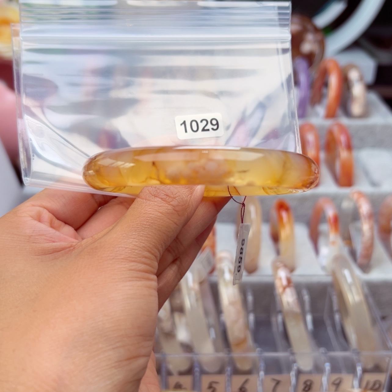 【闪购商品】玛瑙/玉髓手镯未镶嵌清*