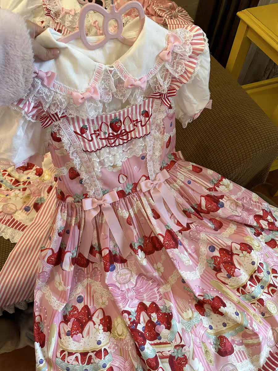【实体店新团现货】条纹草莓 jsk 背带 op日常少女Lolita连衣裙