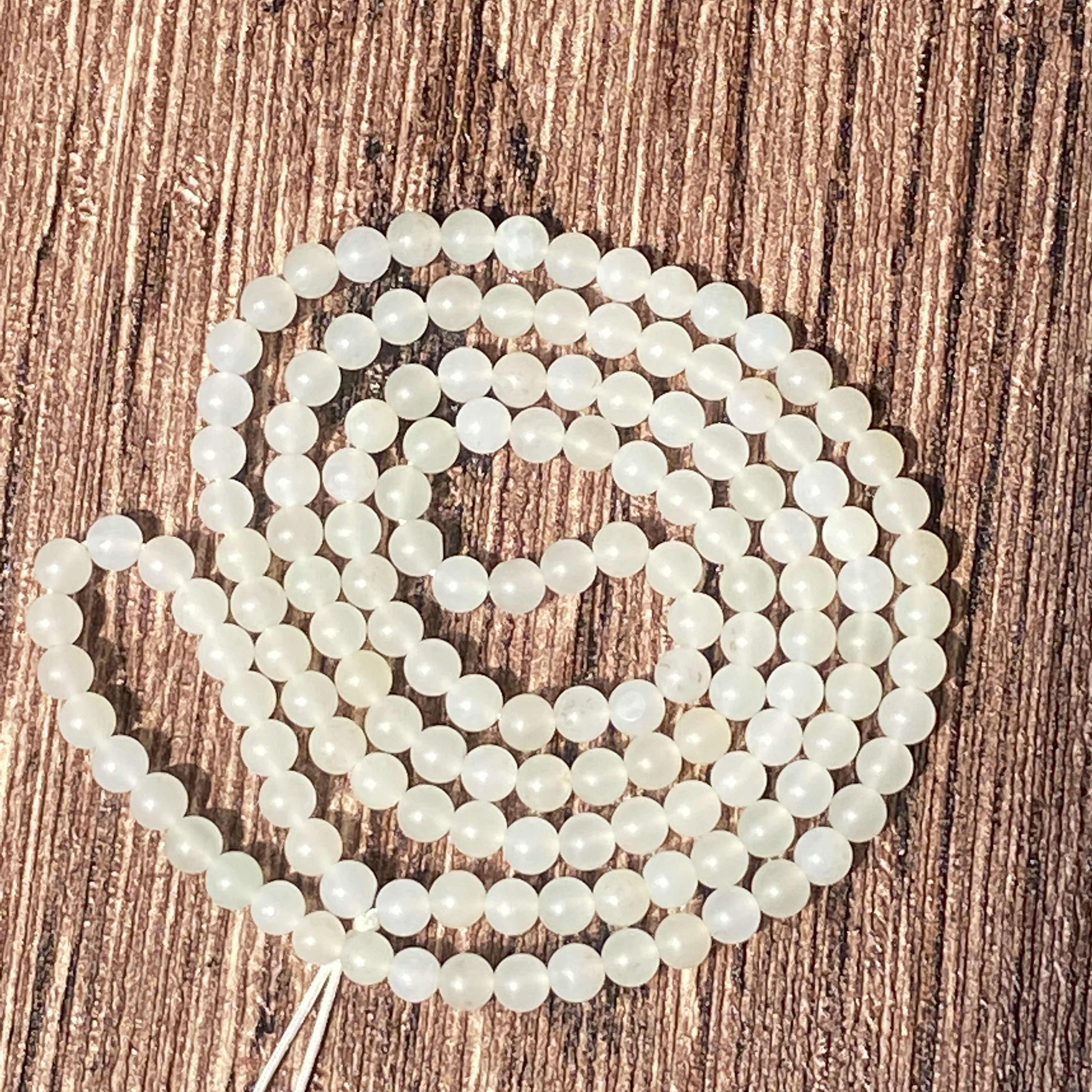 【暖玉生缘】天然和田玉新疆黑山料白玉卡4多圈手串精美