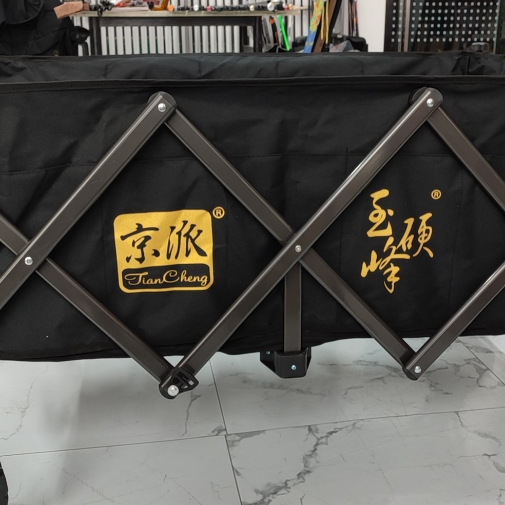 京派PLUS战车  电动款两种， 采用全铝制作轻巧灵便加大容量