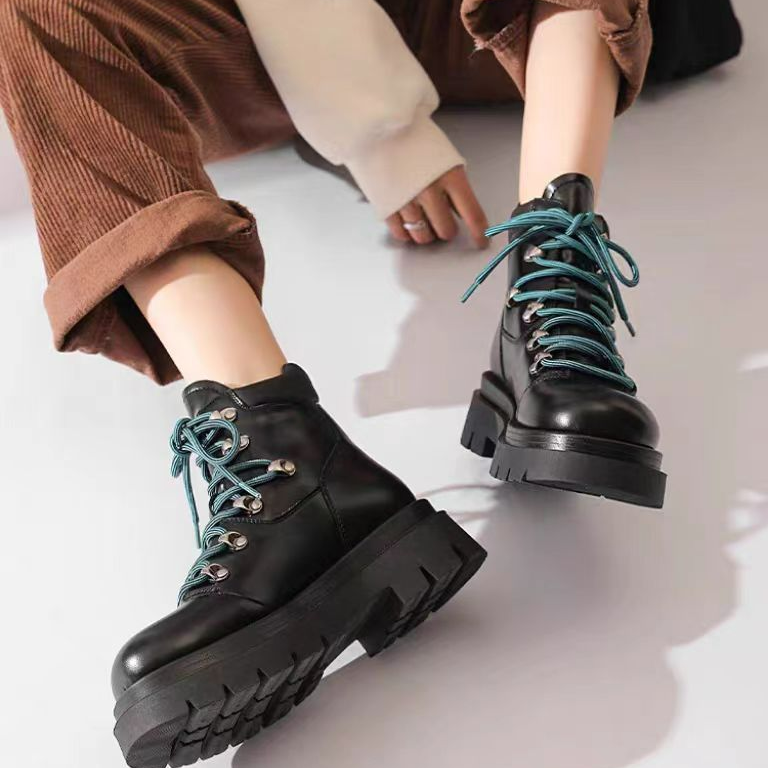 25081  单里马丁靴女秋冬季新款黑色短靴系带机车靴粗跟厚底女靴