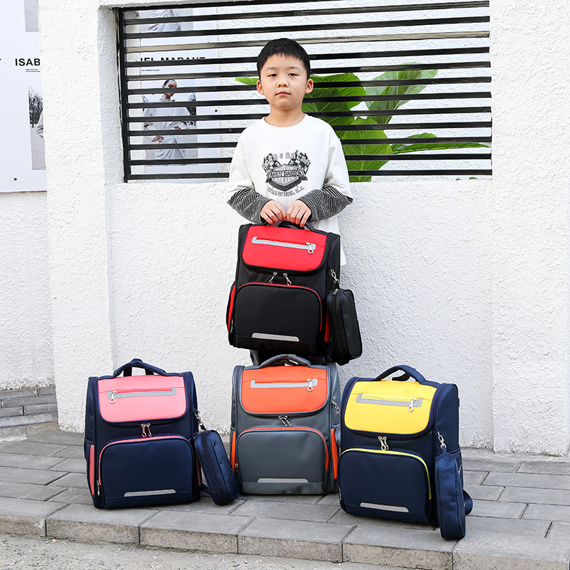 可爱学生双肩包太空包可折叠优质大容量小学生书包送笔袋儿童背包