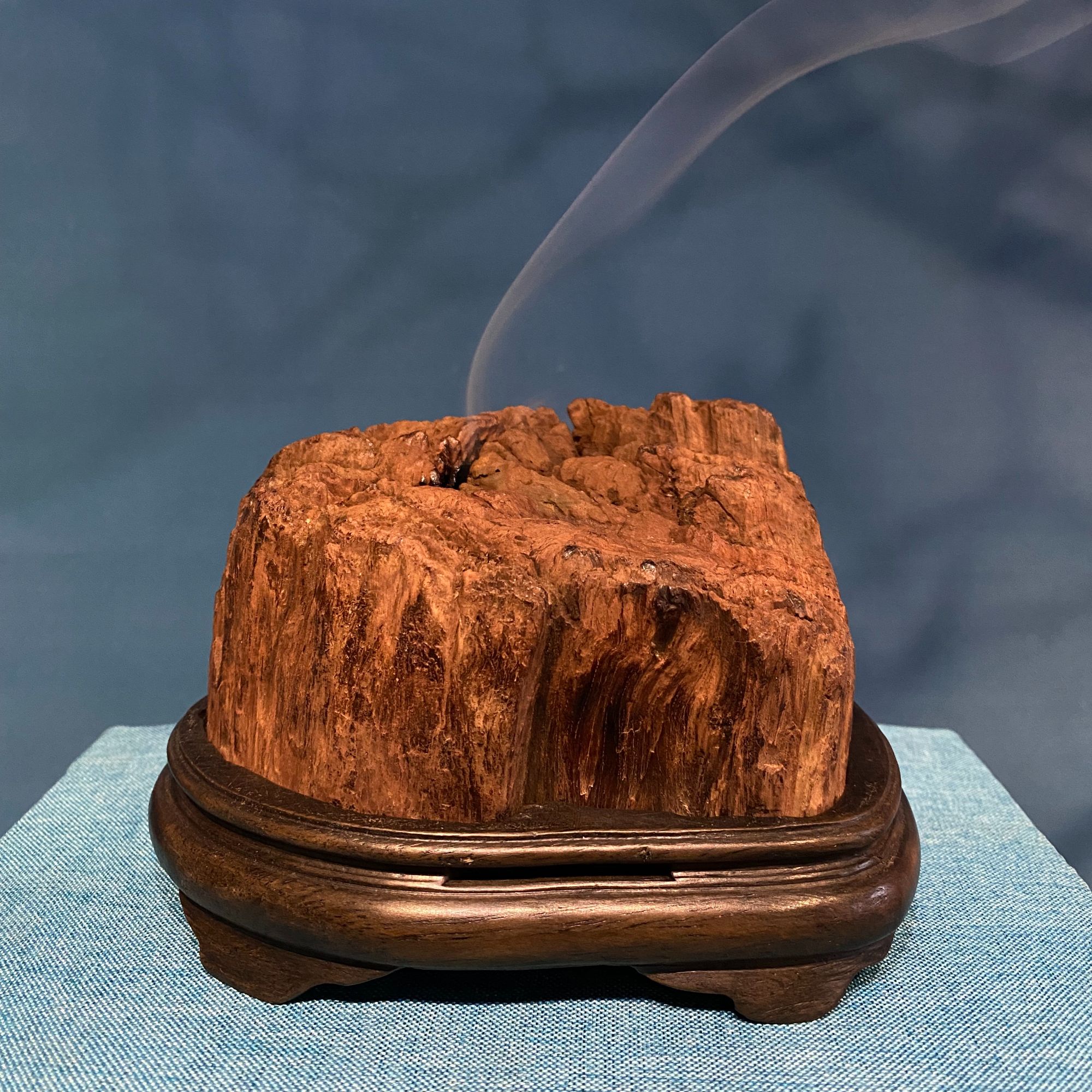 大红酸枝香炉自然型山水意境摆件空间设计装饰搭配熏香观赏摆件