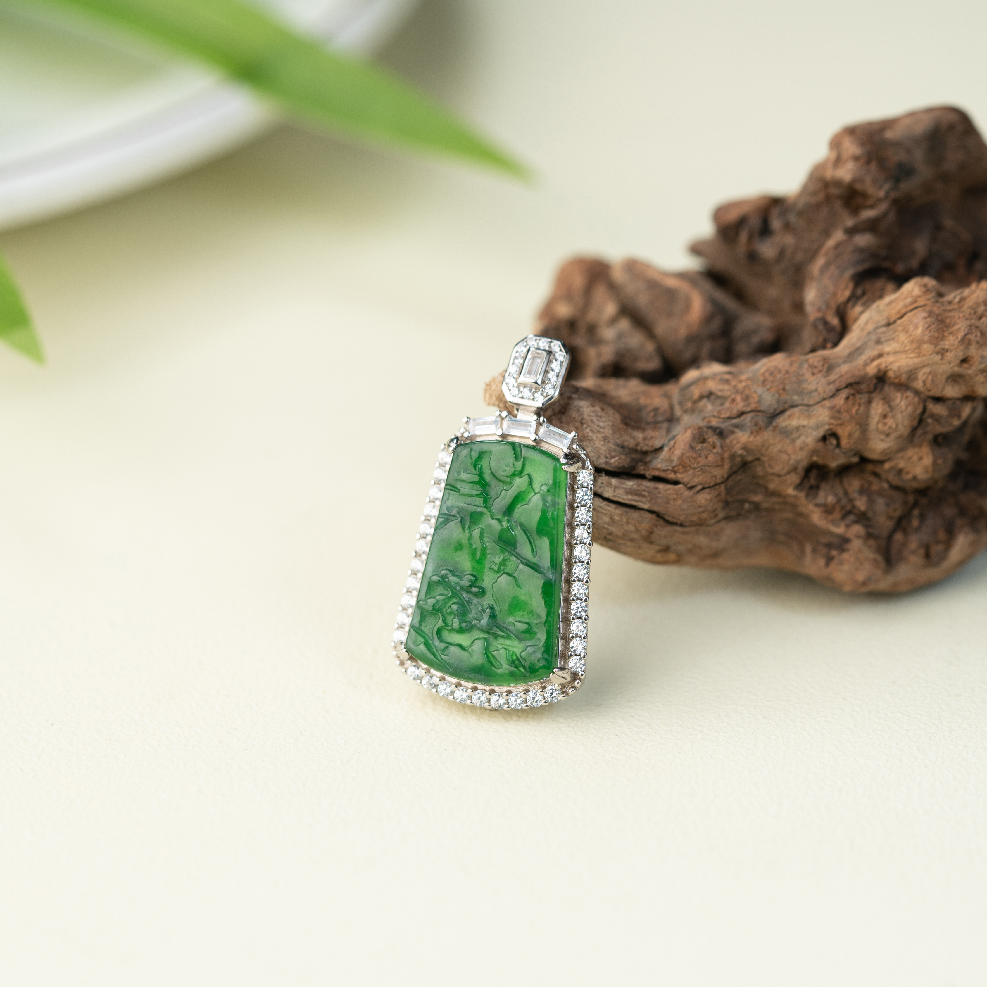 天然A货翡翠气质复古925银镶嵌满色山水牌颈饰