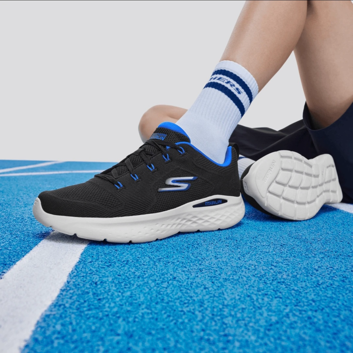 SKECHERS/斯凯奇新款轻便缓震跑鞋软弹透气舒适男子运动鞋220899