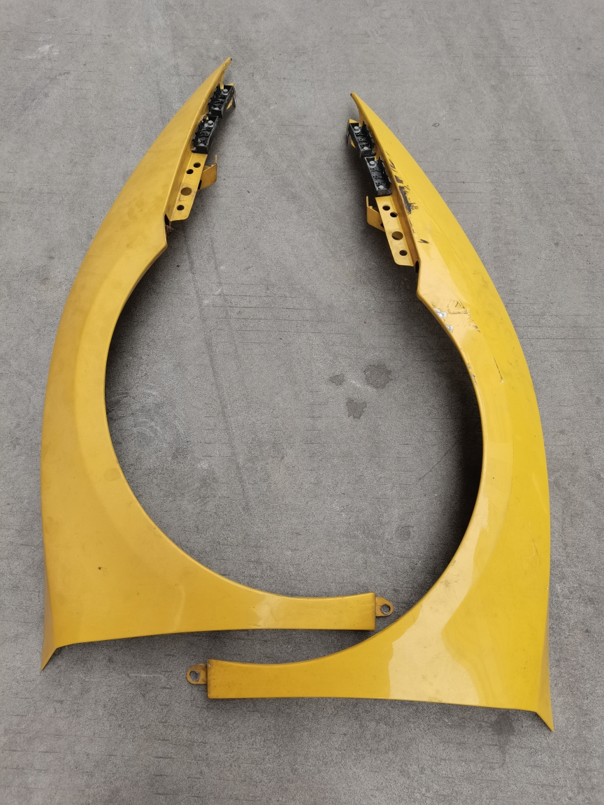 兰博基尼小牛叶子板左右06款小牛左右叶子板不包邮默认发顺丰到付