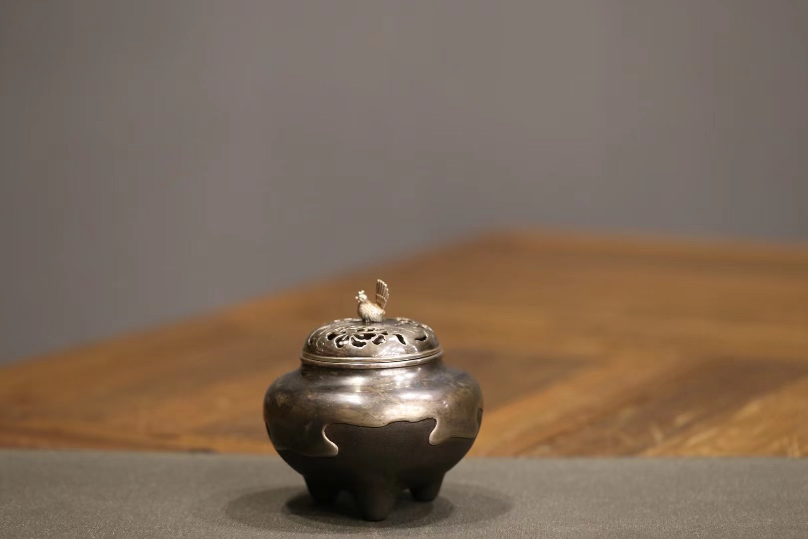 铁包银香炉 除了贵别的没毛病 款识：宗世 