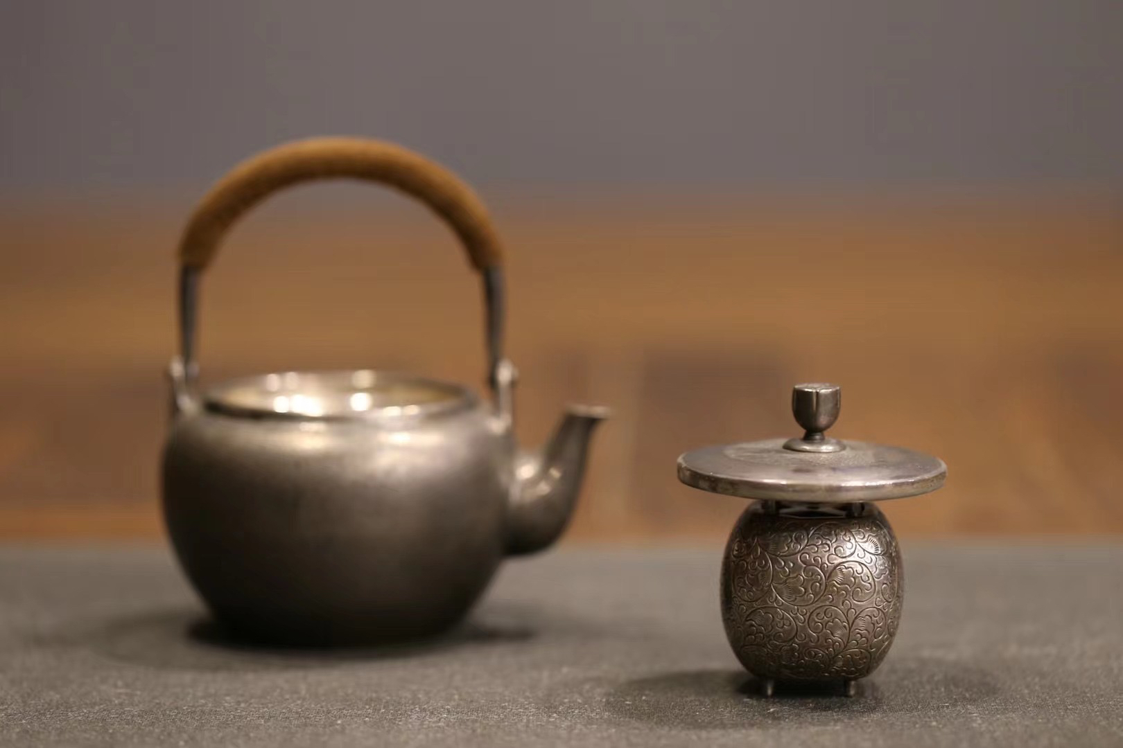 手工纯银盖置 款识：荣月茶具日式纯手工全手工提梁壶泡壶手抓壶