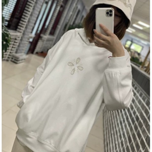 女装瑕疵品1122506秋季休闲宽松万针刺绣花朵连帽百搭气质秋卫衣