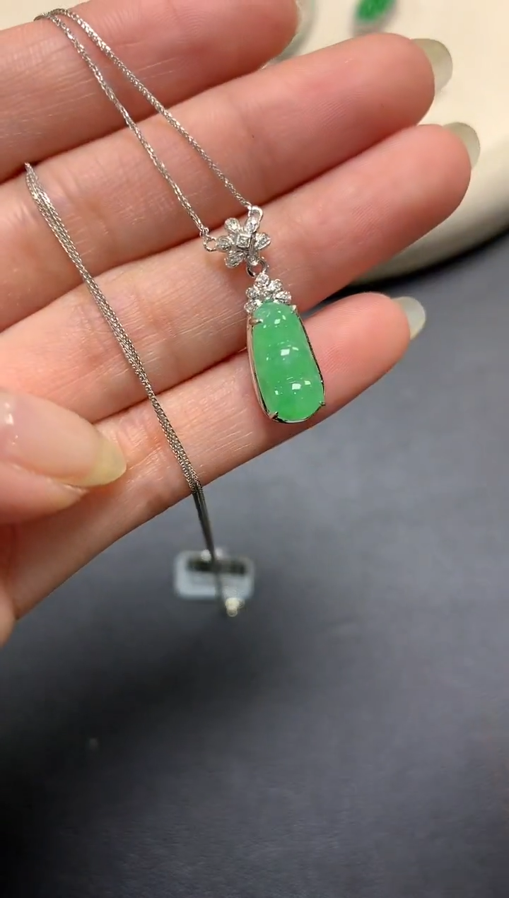 【闪购商品】翡翠项链18K金镶嵌A25 多样性发货一件1980