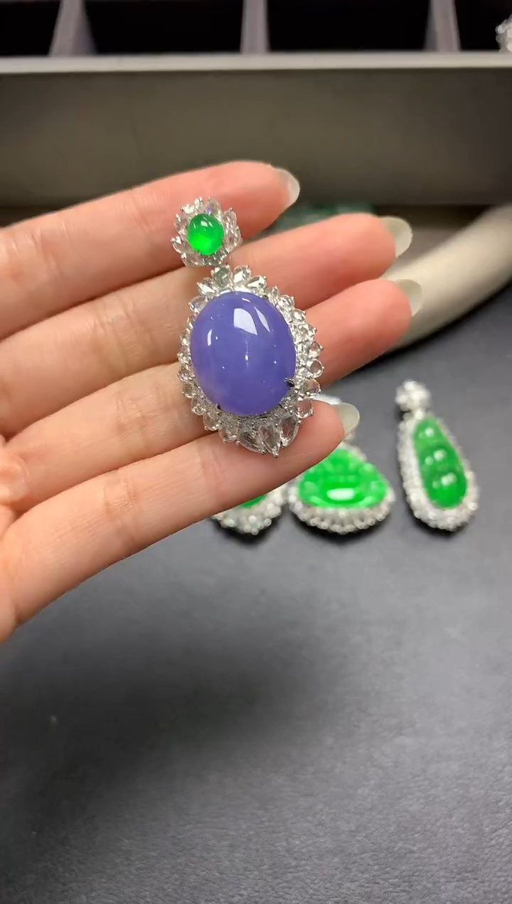 【闪购商品】翡翠吊坠18K金镶嵌Z56 86000订金10000