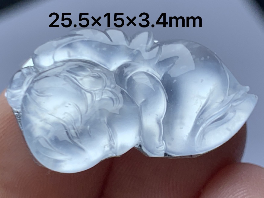 缅甸A货翡翠玻璃种仙子，雕工精赞，形体可爱，种老水润，胶感十足，