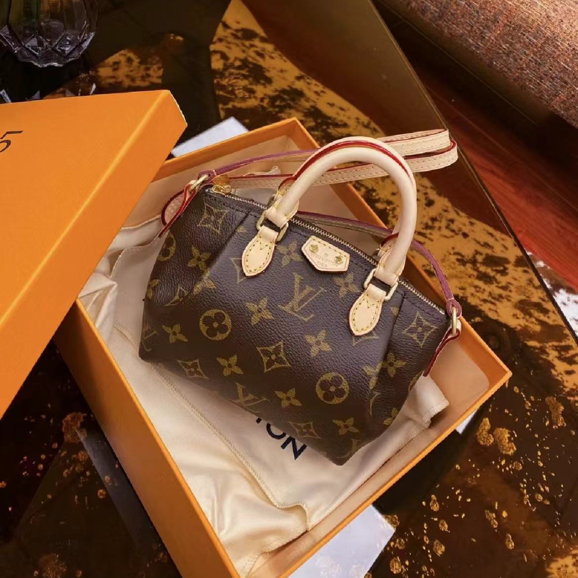 99新 LouisVuitton/路易威登 沐清  LV nano饺子包 更换植鞣革