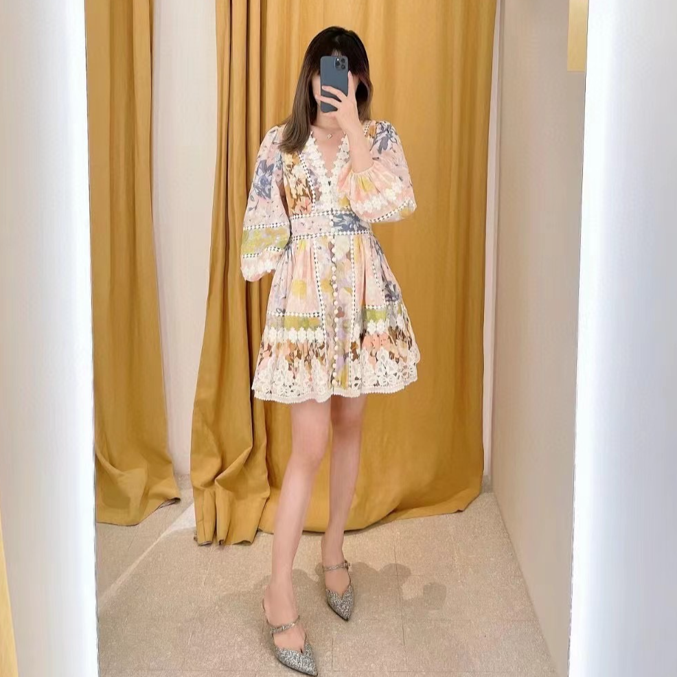 2024新款亚麻拼接图案饰边V领迷你连衣裙时尚法式气质显瘦收腰