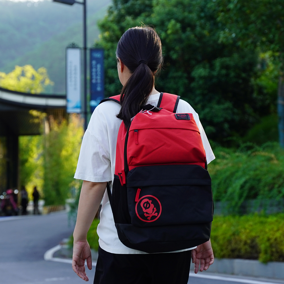 初中高中大学书包，大容量双肩背包时尚休闲百搭潮流